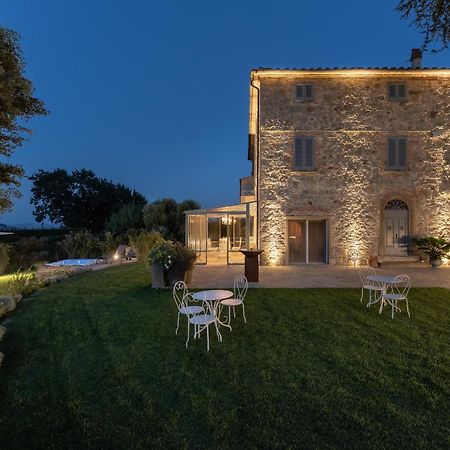Relais Maria Cristina Bed and Breakfast Chianni Exteriör bild