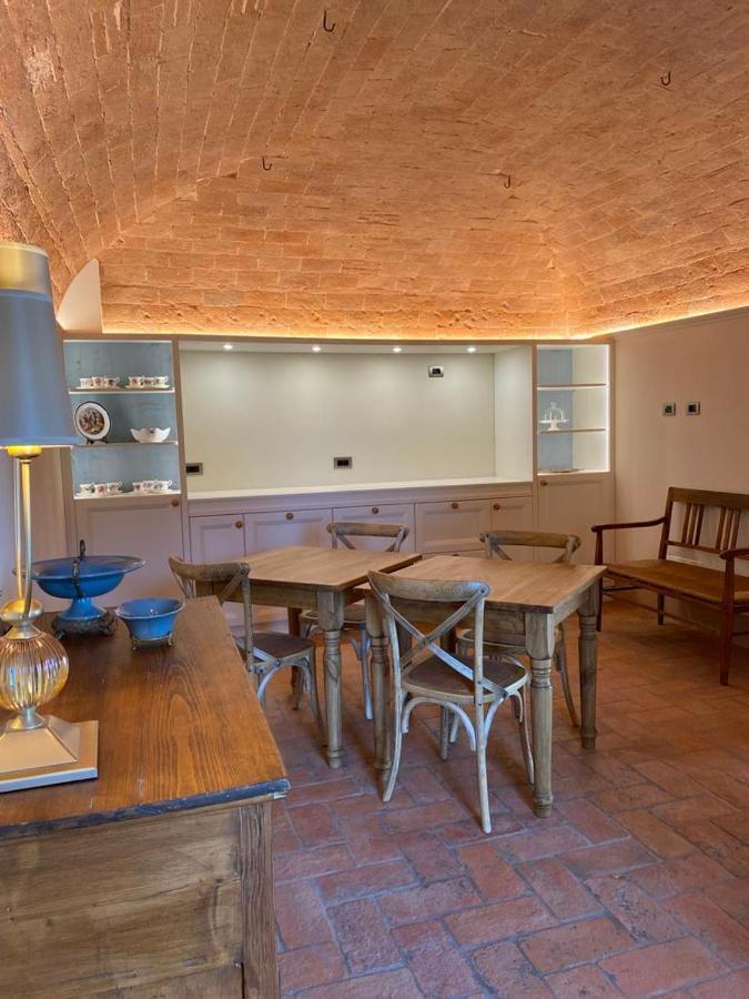 Relais Maria Cristina Bed and Breakfast Chianni Exteriör bild