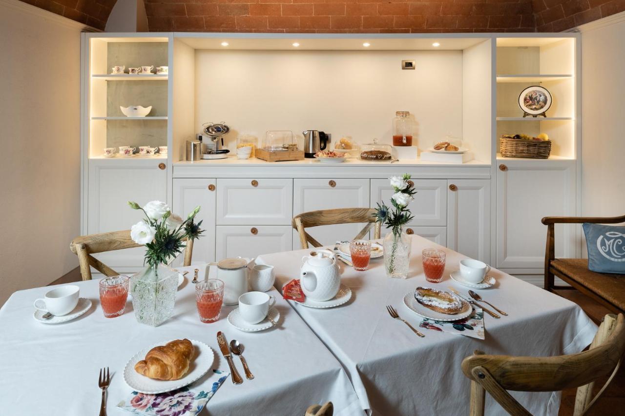 Relais Maria Cristina Bed and Breakfast Chianni Exteriör bild