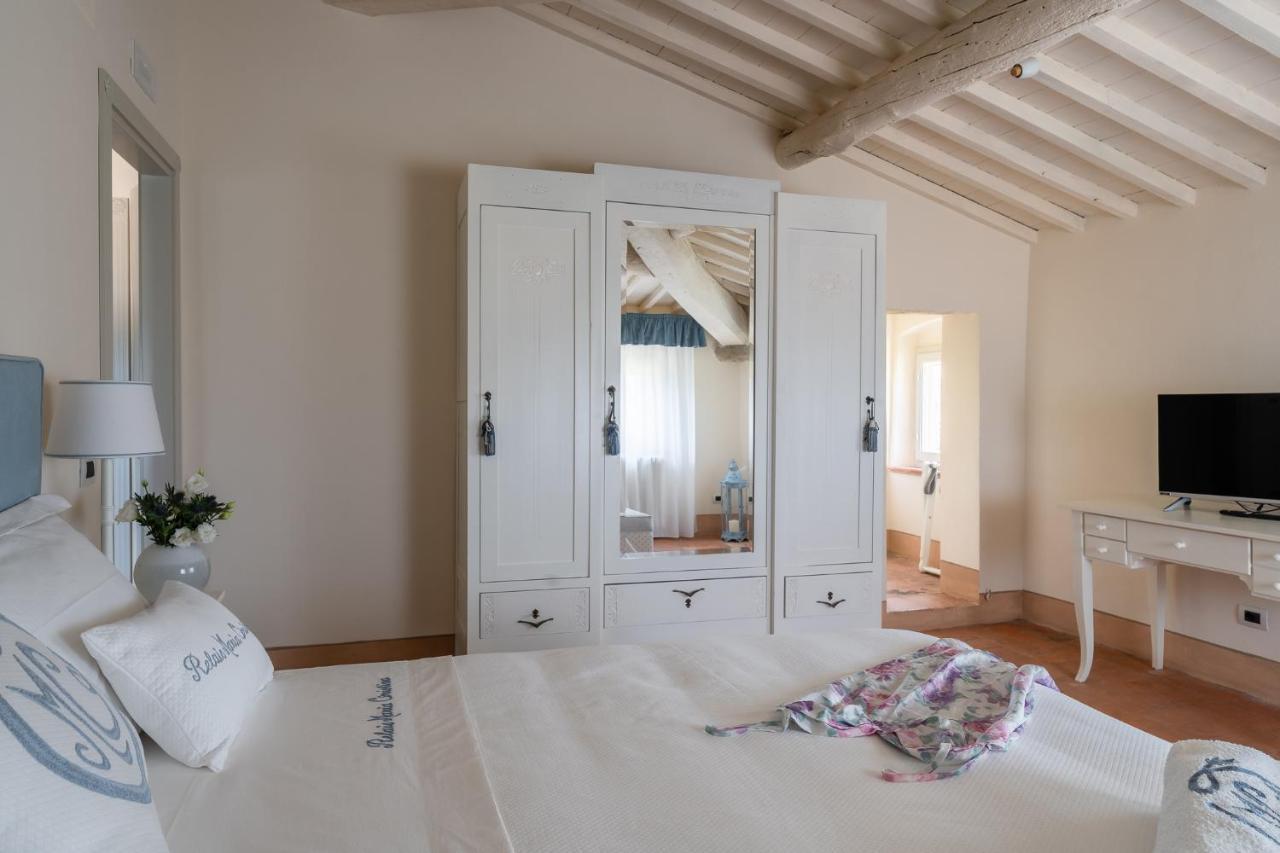 Relais Maria Cristina Bed and Breakfast Chianni Exteriör bild